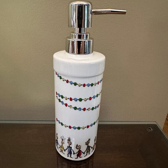 Dr. Seuss -How The Grinch Stole Christmas Soap Lotion Pump Whoville & Lights NEW - Picture 1 of 3